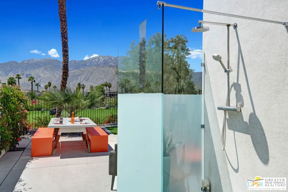 949 Bernardi Lane Palm Springs, CA 92262