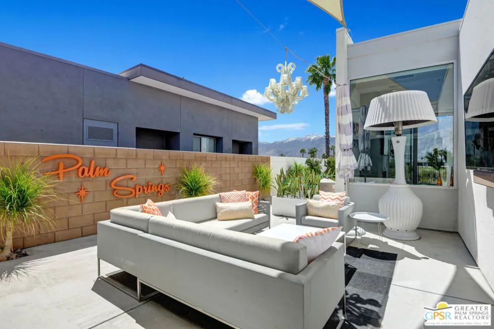 949 Bernardi Lane Palm Springs, CA 92262