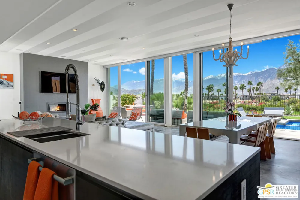 949 Bernardi Lane Palm Springs, CA 92262
