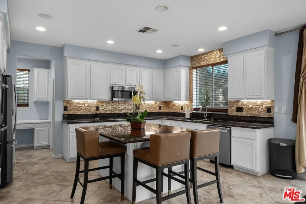 18080 Tanzanite Road San Bernardino, CA 92407