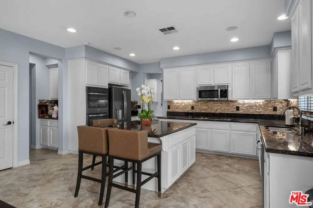 18080 Tanzanite Road San Bernardino, CA 92407