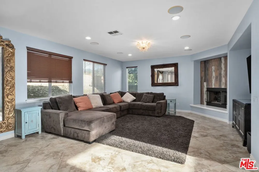 18080 Tanzanite Road San Bernardino, CA 92407