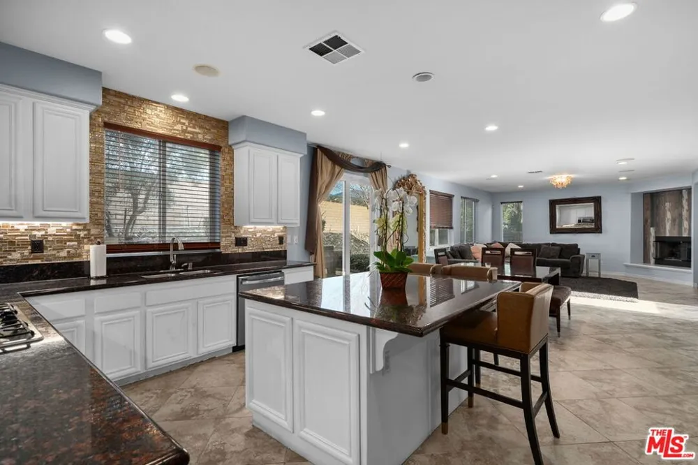 18080 Tanzanite Road San Bernardino, CA 92407