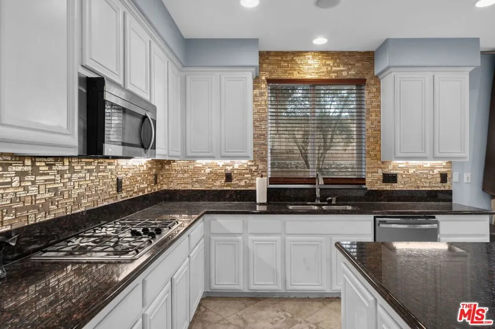 18080 Tanzanite Road San Bernardino, CA 92407