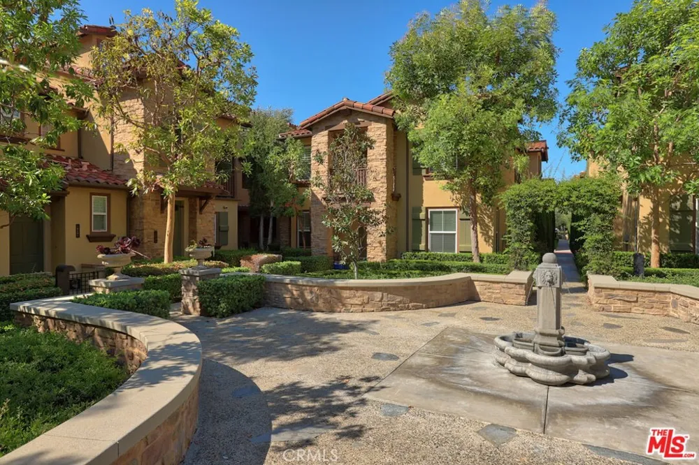 211 Danbrook Irvine, CA 92603
