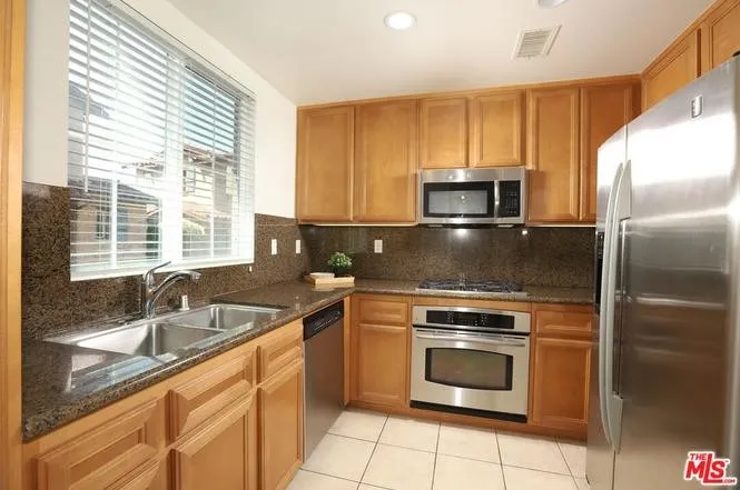 211 Danbrook Irvine, CA 92603