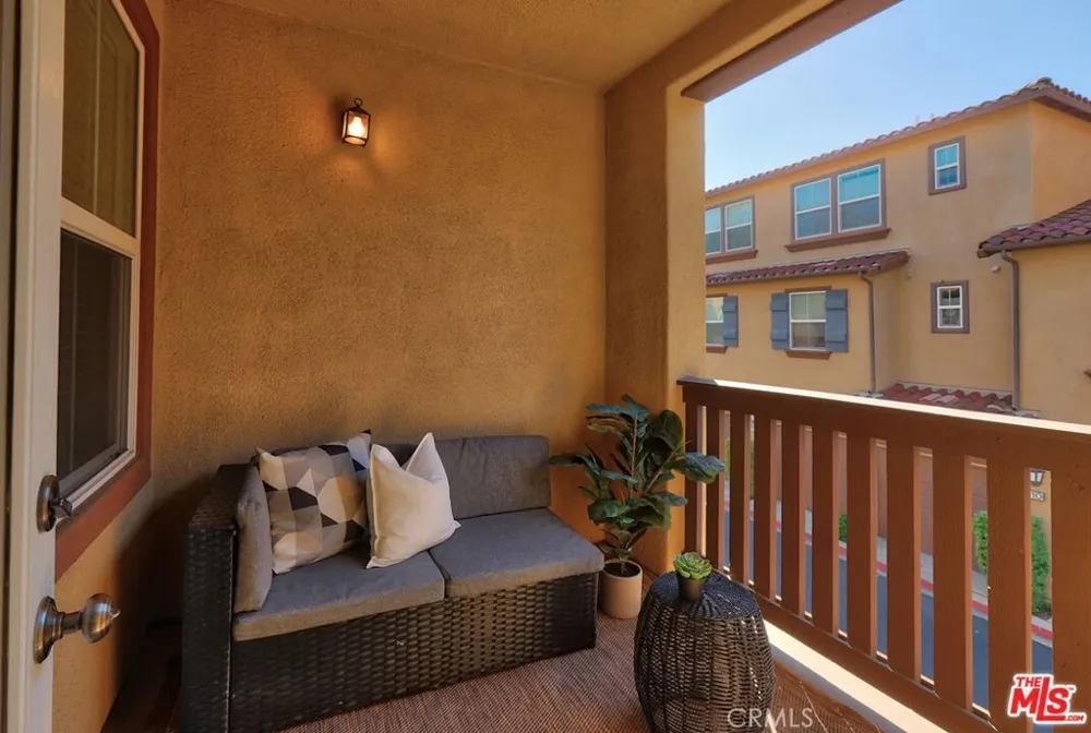 211 Danbrook Irvine, CA 92603