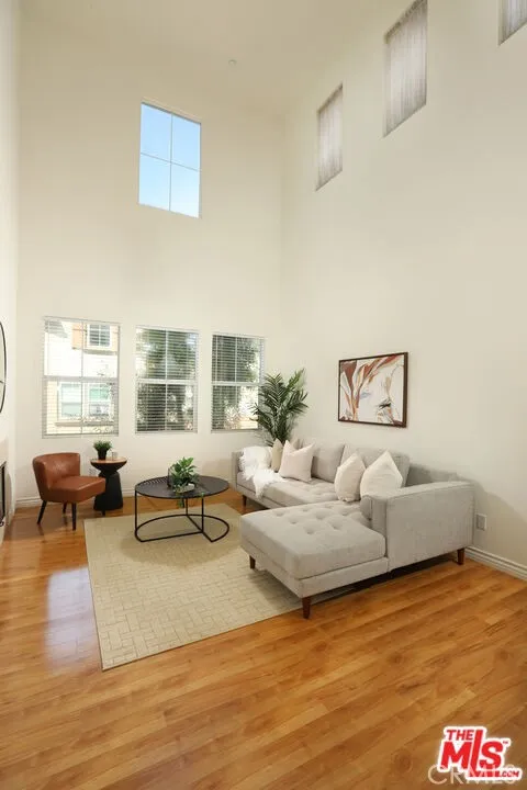 211 Danbrook Irvine, CA 92603