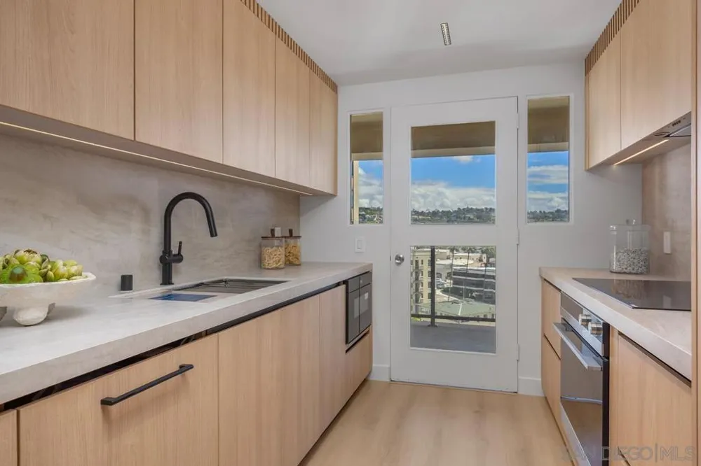 939 Coast #17D La Jolla, CA 92037