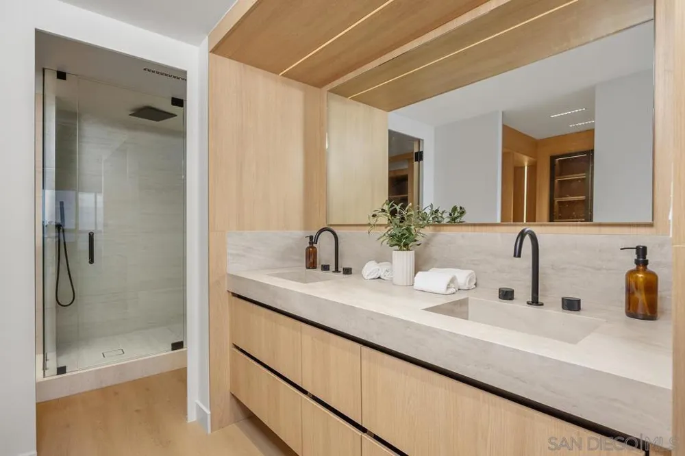 939 Coast #17D La Jolla, CA 92037