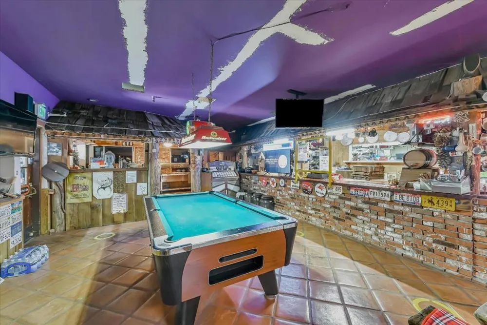 22990 Santa Cruz Highway 17 Los Gatos, CA 95033