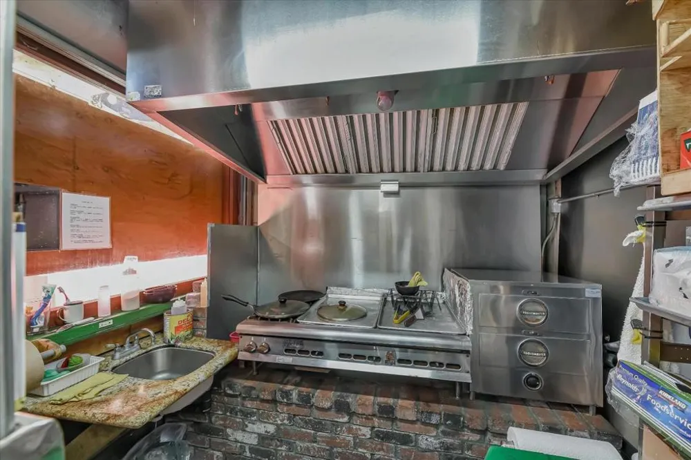 22990 Santa Cruz Highway 17 Los Gatos, CA 95033