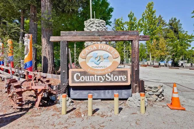 22990 Santa Cruz Highway 17 Los Gatos, CA 95033
