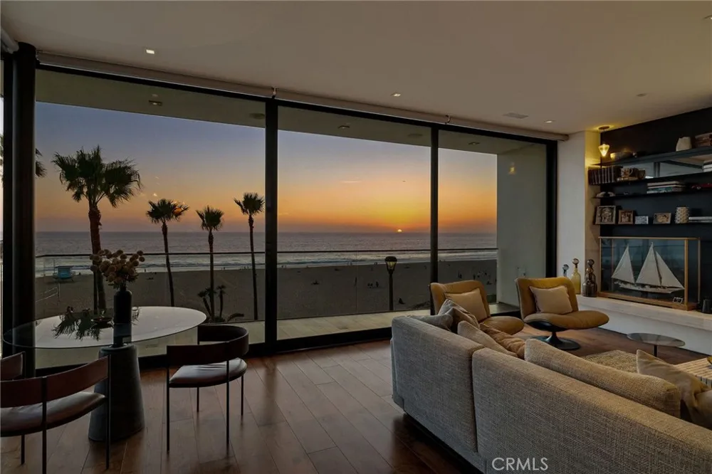 1204 The Strand Manhattan Beach, CA 90266