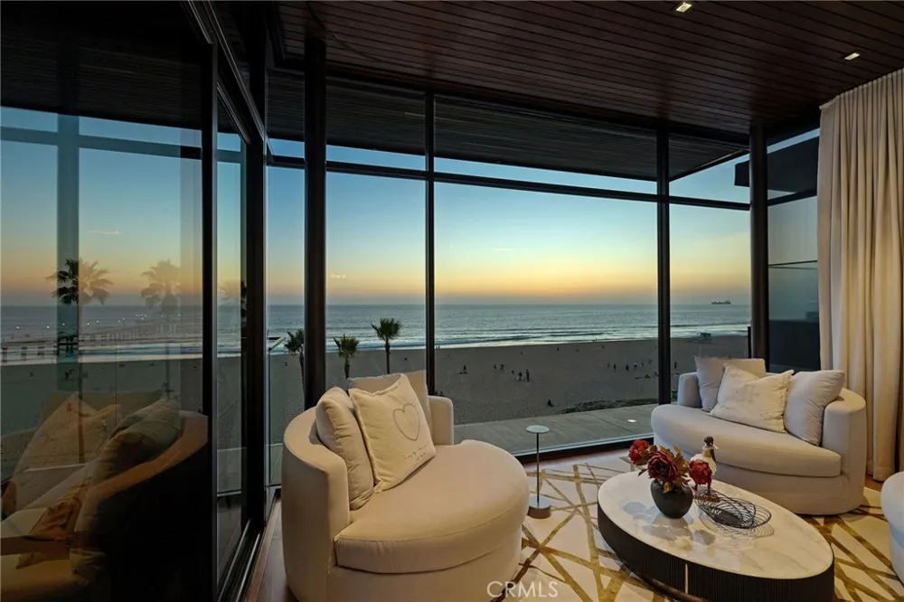 1204 The Strand Manhattan Beach, CA 90266