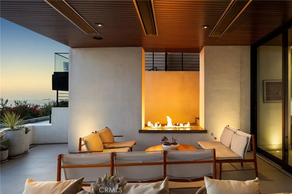 1204 The Strand Manhattan Beach, CA 90266