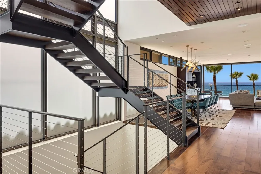 1204 The Strand Manhattan Beach, CA 90266