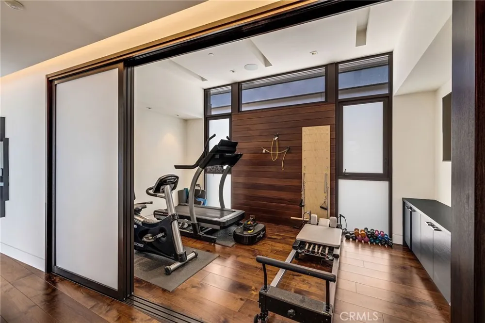 1204 The Strand Manhattan Beach, CA 90266