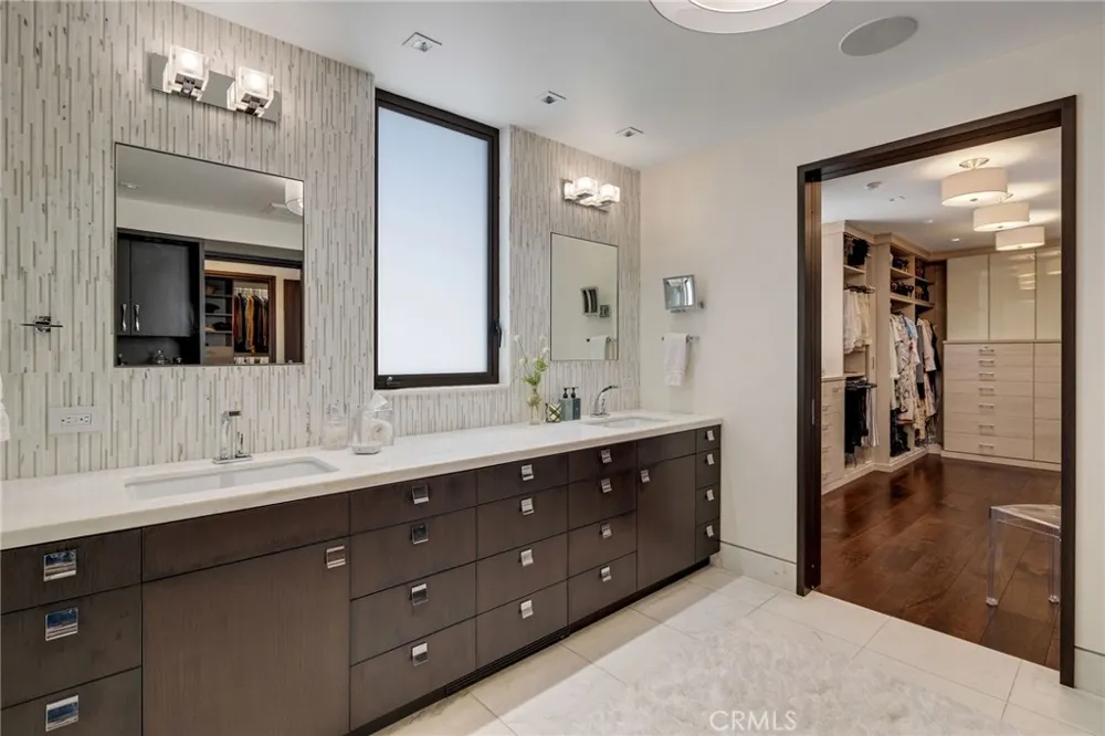 1204 The Strand Manhattan Beach, CA 90266
