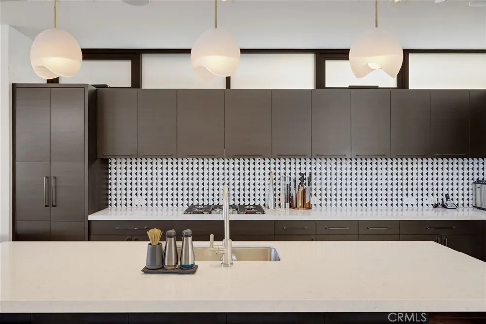 1204 The Strand Manhattan Beach, CA 90266