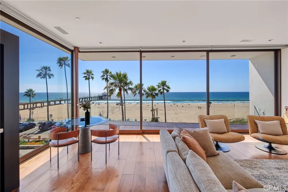 1204 The Strand Manhattan Beach, CA 90266
