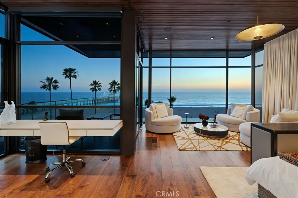 1204 The Strand Manhattan Beach, CA 90266