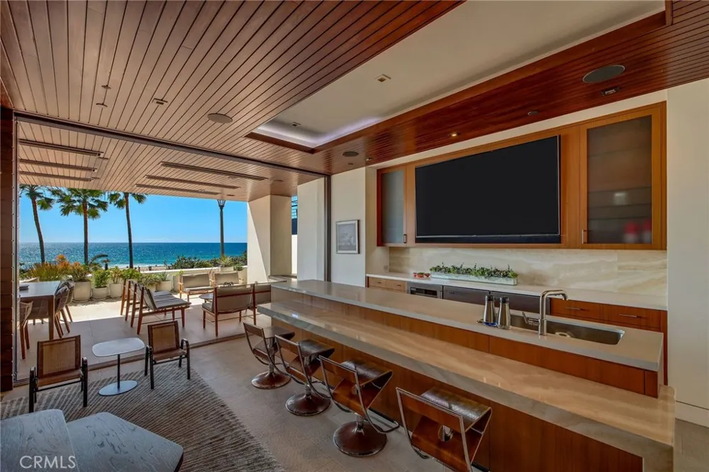 1204 The Strand Manhattan Beach, CA 90266