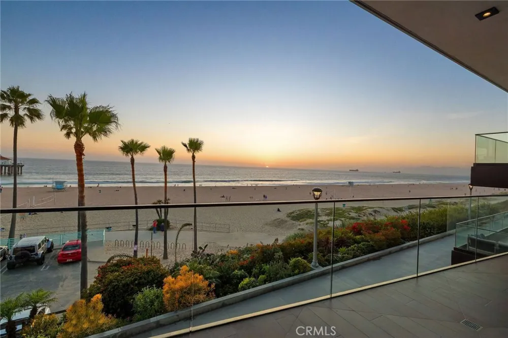 1204 The Strand Manhattan Beach, CA 90266