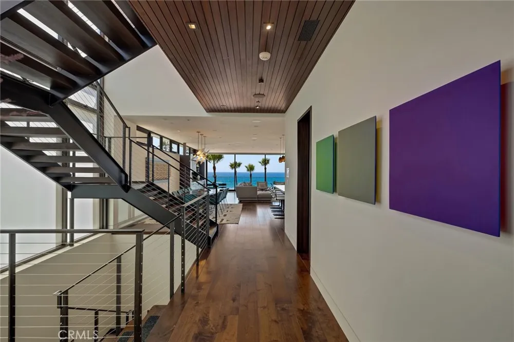 1204 The Strand Manhattan Beach, CA 90266