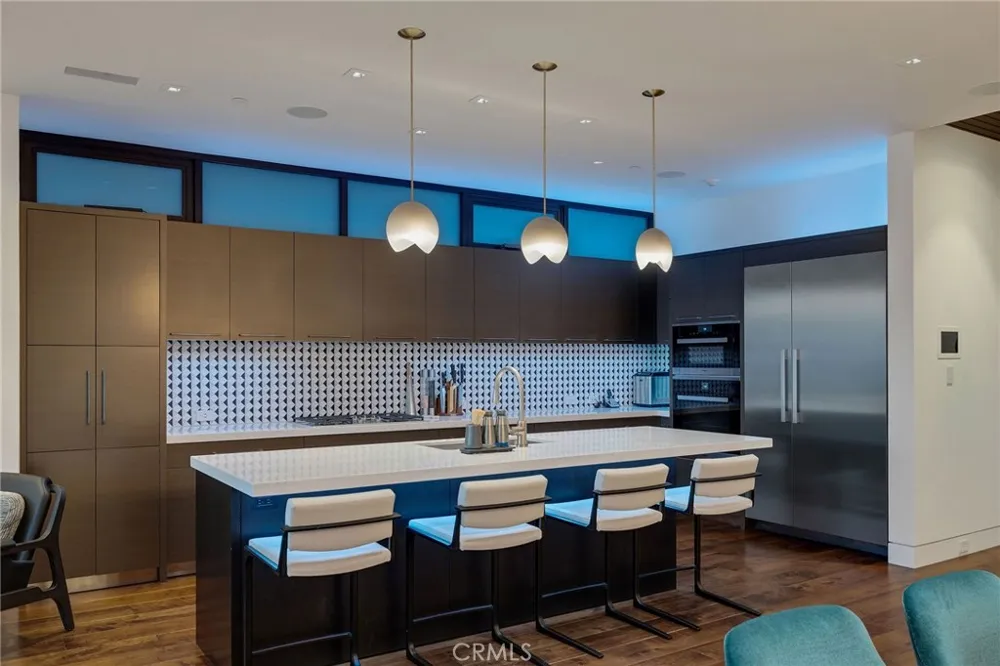 1204 The Strand Manhattan Beach, CA 90266