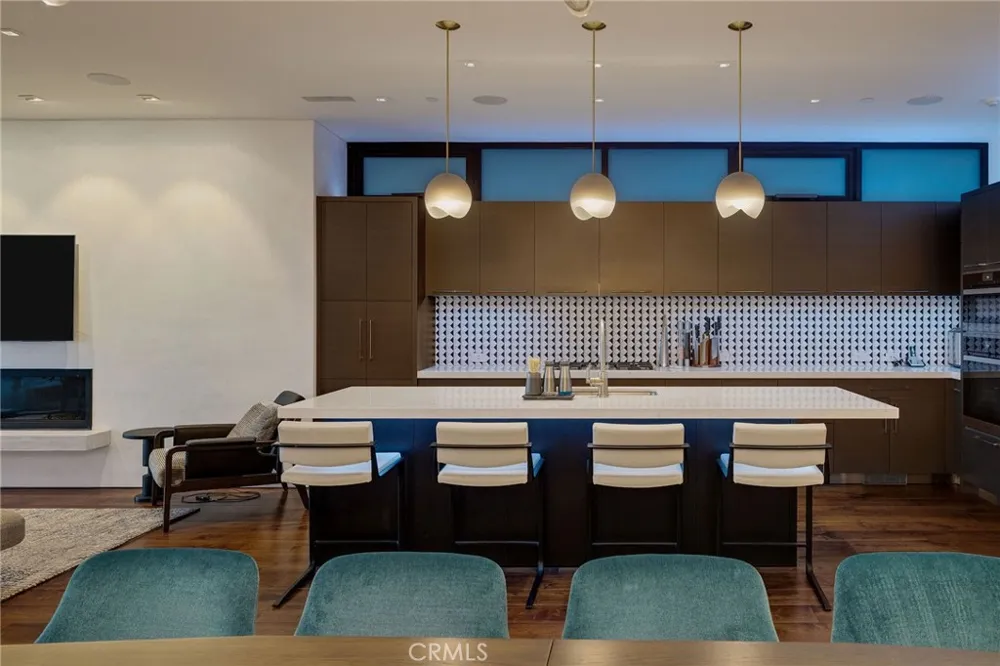 1204 The Strand Manhattan Beach, CA 90266
