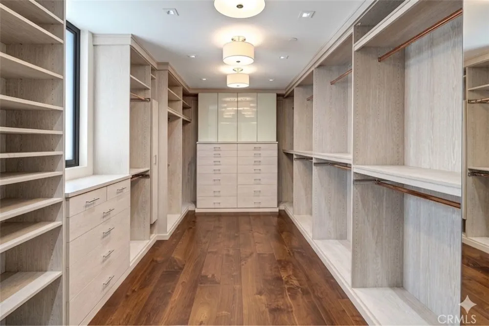 1204 The Strand Manhattan Beach, CA 90266