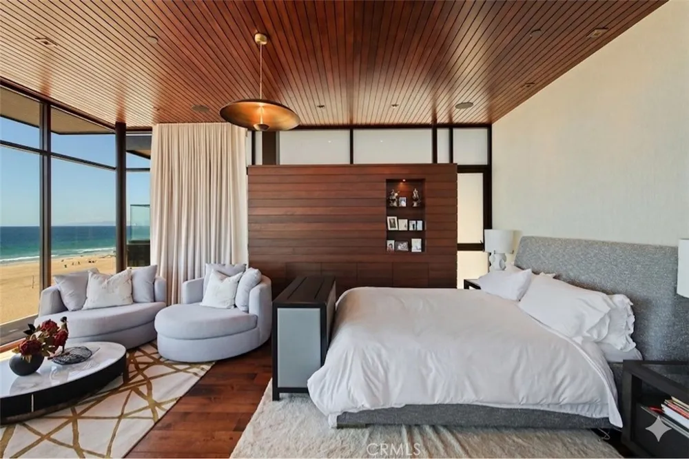 1204 The Strand Manhattan Beach, CA 90266