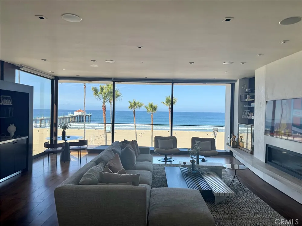 1204 The Strand Manhattan Beach, CA 90266