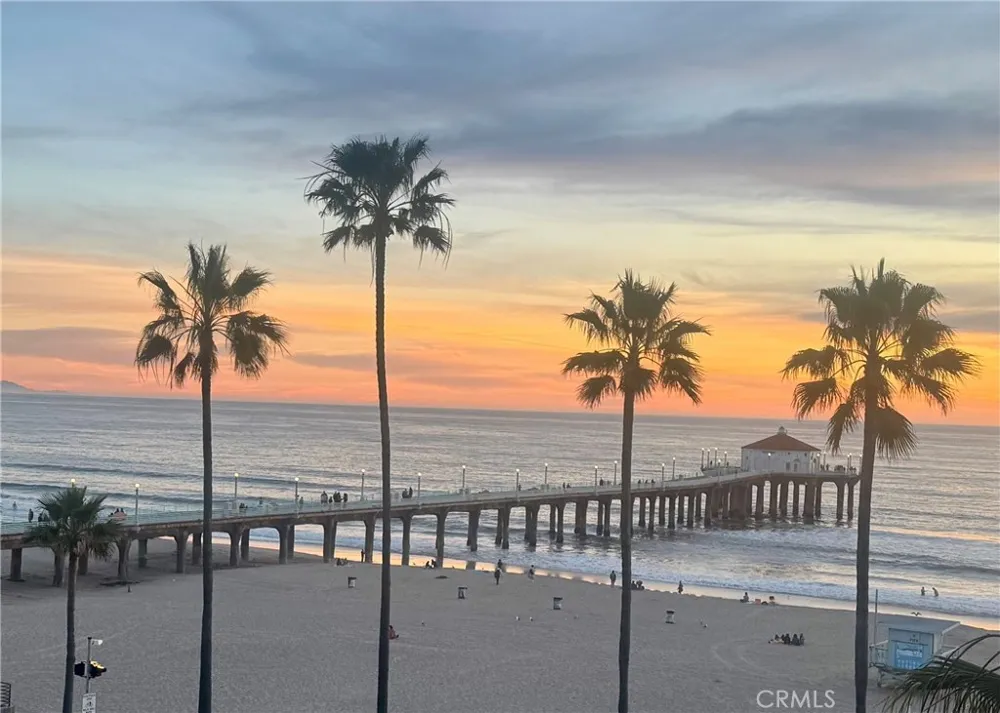 1204 The Strand Manhattan Beach, CA 90266