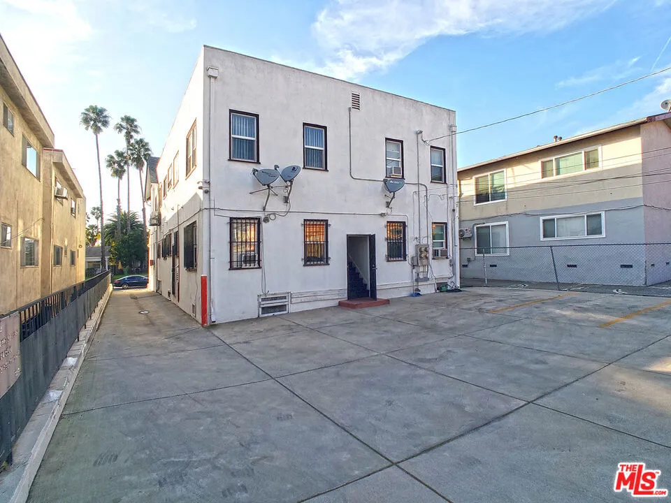 336 S Wilton Place #338 Los Angeles, CA 90020
