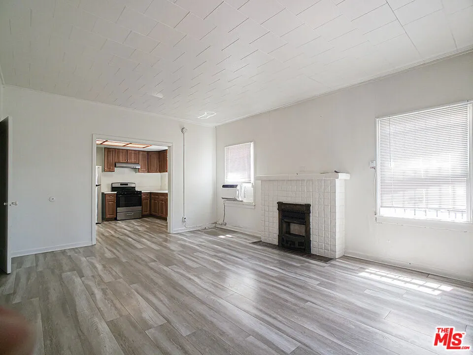 336 S Wilton Place #338 Los Angeles, CA 90020