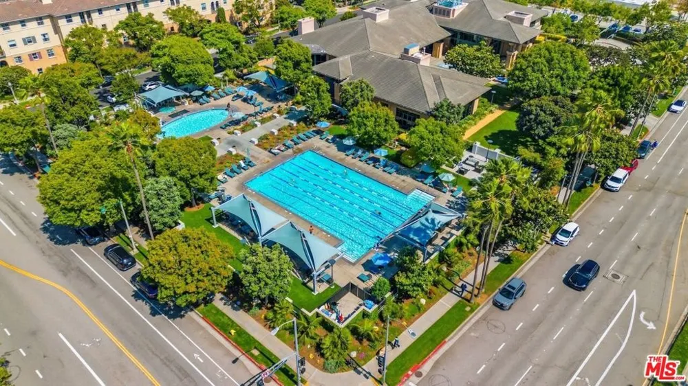 13080 Pacific #111 Playa Vista, CA 90094