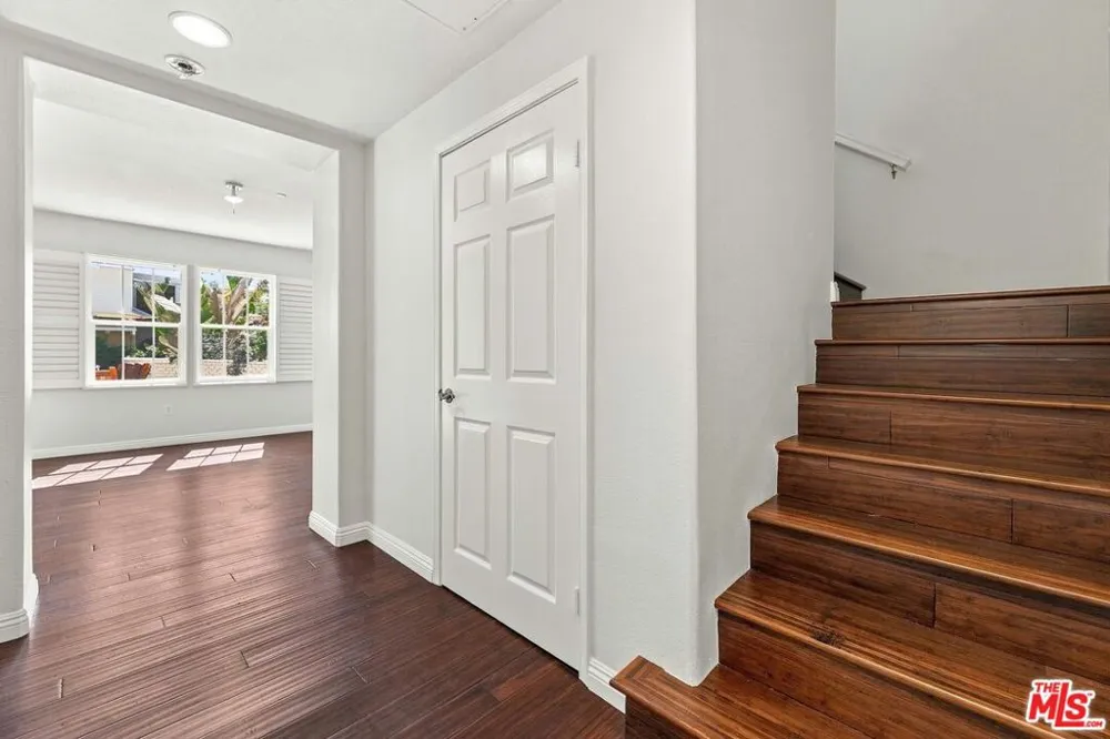 13080 Pacific #111 Playa Vista, CA 90094