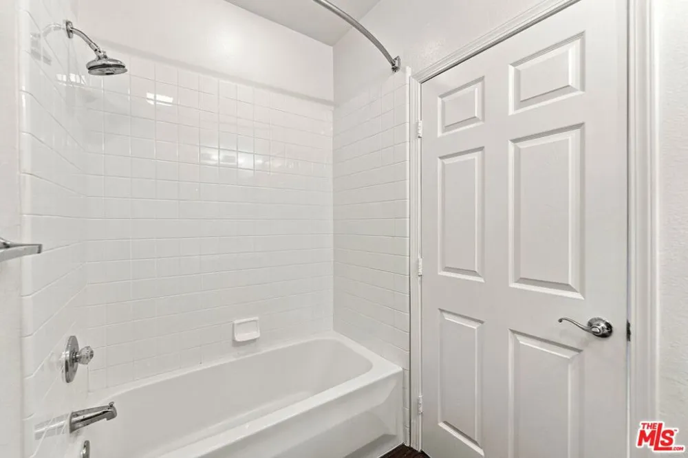 13080 Pacific #111 Playa Vista, CA 90094