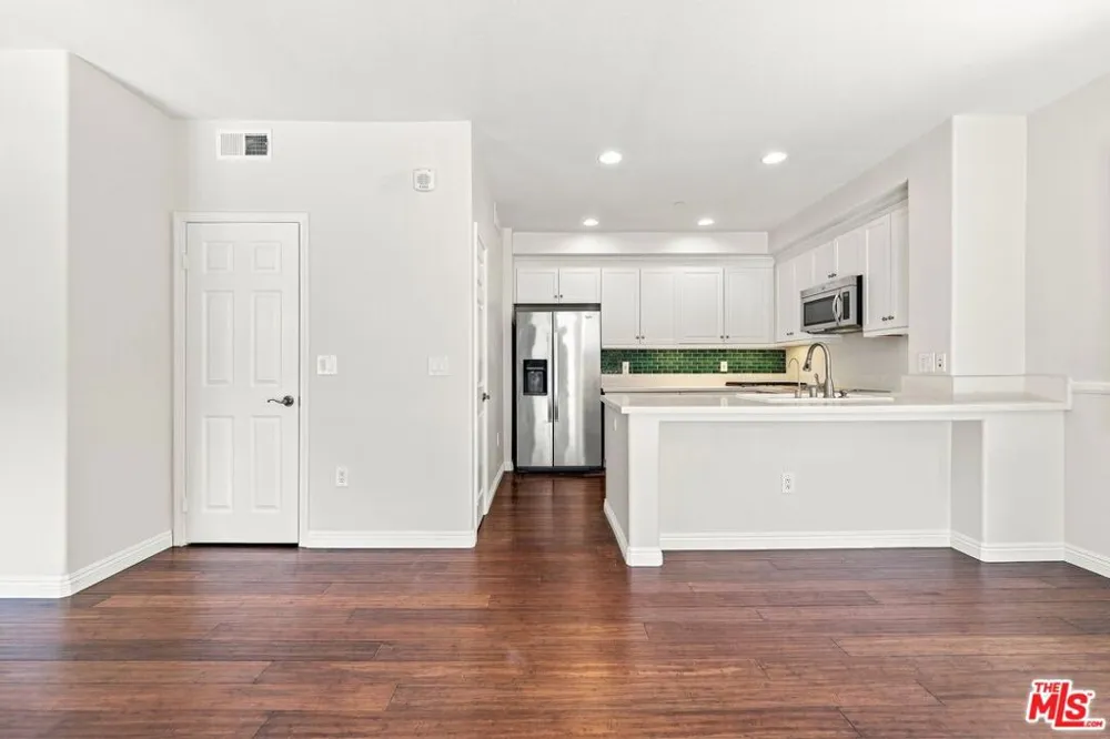 13080 Pacific #111 Playa Vista, CA 90094