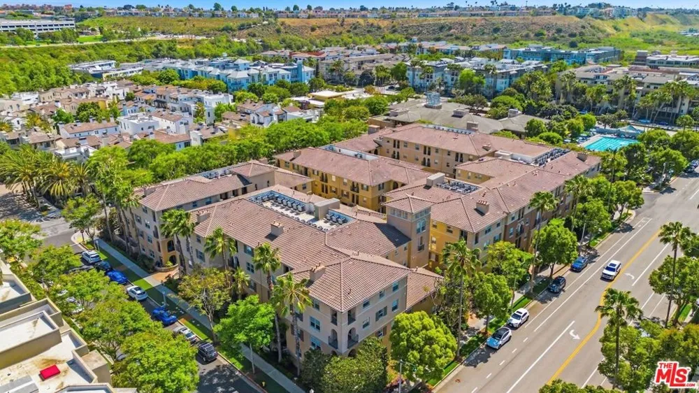 13080 Pacific #111 Playa Vista, CA 90094