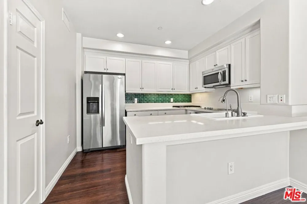 13080 Pacific #111 Playa Vista, CA 90094