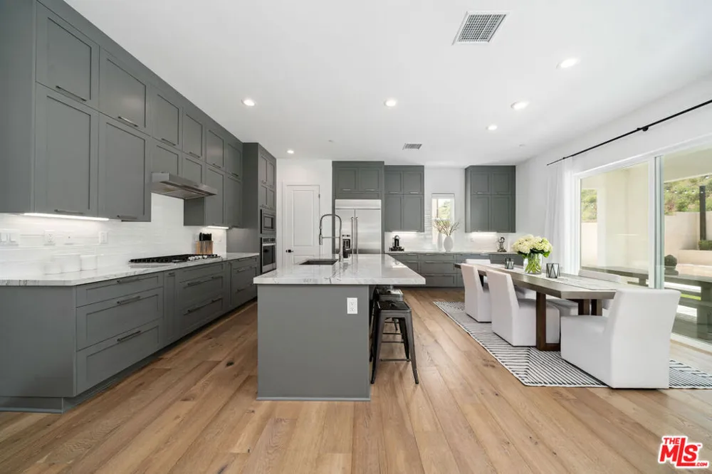 19254 Blackthorn Drive Santa Clarita, CA 91351
