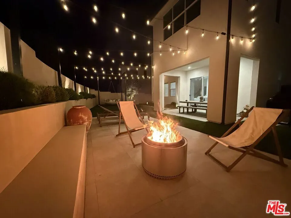 19254 Blackthorn Drive Santa Clarita, CA 91351