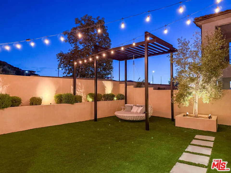 19254 Blackthorn Drive Santa Clarita, CA 91351