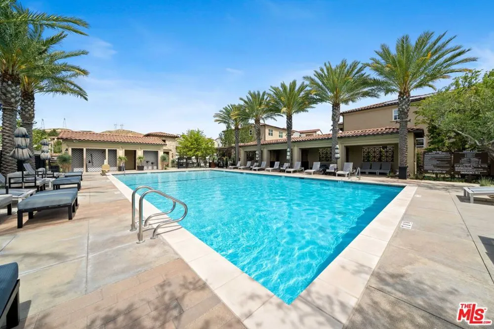 19254 Blackthorn Drive Santa Clarita, CA 91351