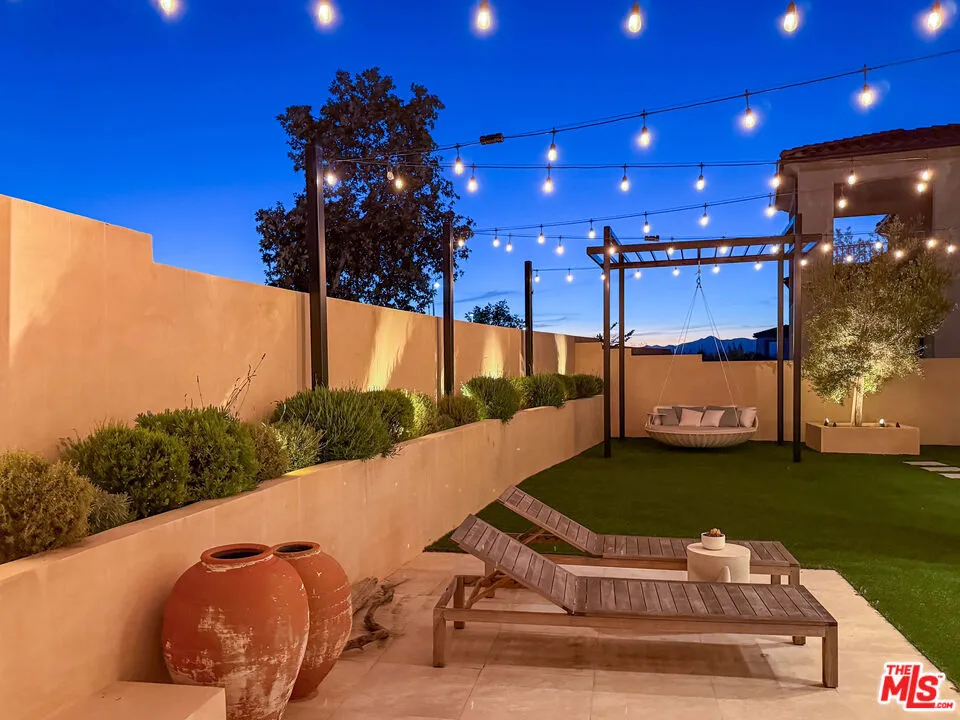 19254 Blackthorn Drive Santa Clarita, CA 91351