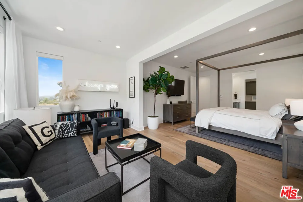 19254 Blackthorn Drive Santa Clarita, CA 91351