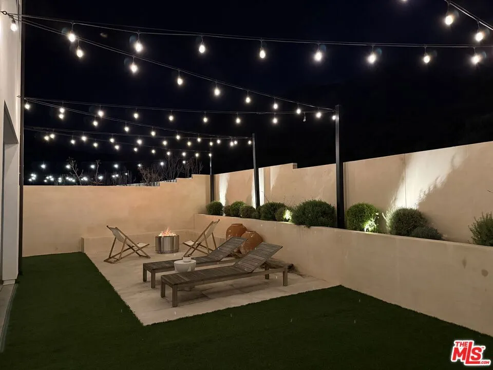 19254 Blackthorn Drive Santa Clarita, CA 91351